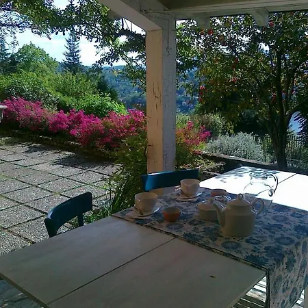 Alojamento de Acomodação e Pequeno-almoço Artemisia Labiena Laveno-Mombello